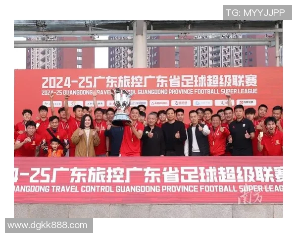 深圳足球队技术实力强劲荣登全国第四名引发关注