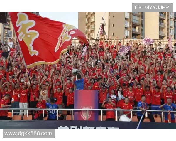 重庆篮球队节奏之争引发热议球迷观点各异引发讨论